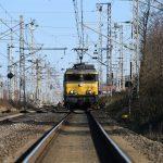 In Warteposition am Westkopf des Bahnhofs Bad Bentheim steht 1744 am Nachmittag des 27.02.22.